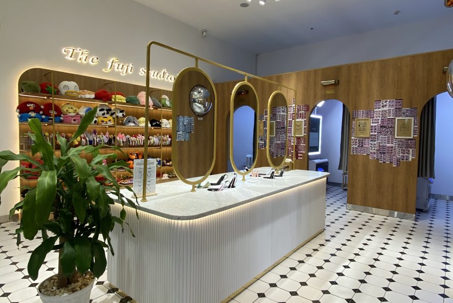 Chụp ảnh photobooth giá học sinh – Trải nghiệm chụp ảnh dễ tiếp cận cho giới trẻ