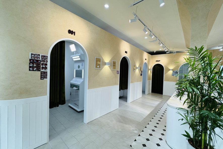 Chụp ảnh photobooth nhóm trải nghiệm chụp ảnh mới cho bạn bè