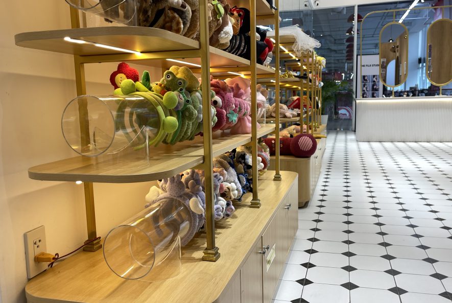 Photobooth cho nhóm bạn chụp ảnh vui nhộn và đáng nhớ