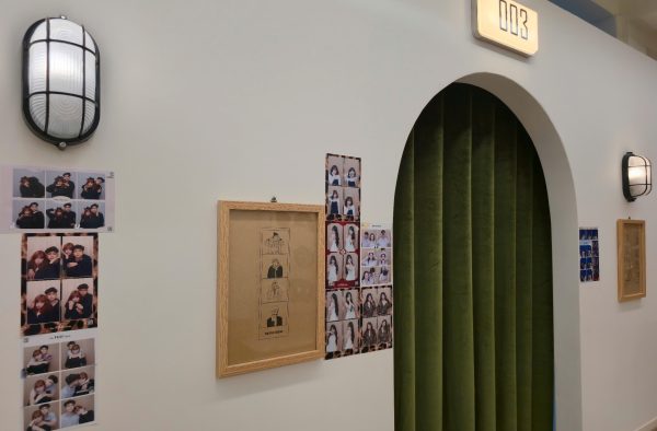 Cách chụp photobooth tự nhiên giúp ảnh đẹp và không bị gượng